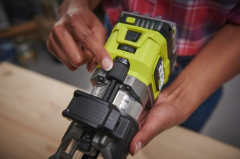 RYOBİ RTR18C-0 18V Kömürsüz Motor El Frezesi (Akü Dahil Değildir.)